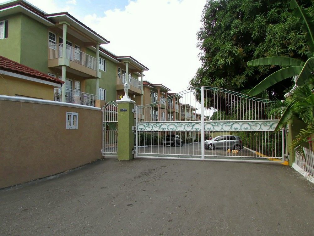 Centrally Located Guest Apartments Kingston Kültér fotó