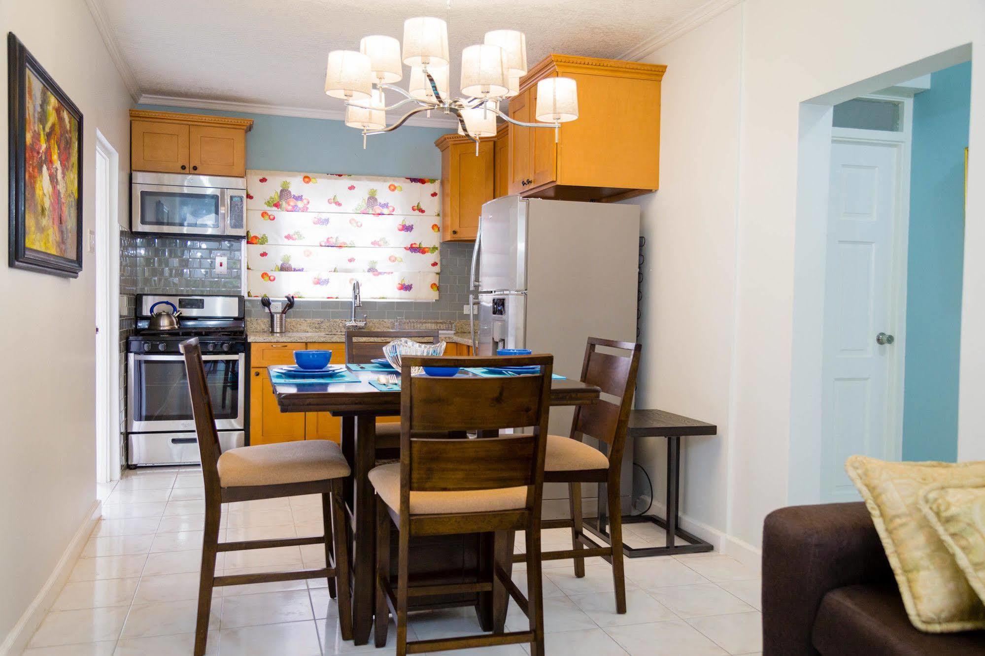 Centrally Located Guest Apartments Kingston Kültér fotó