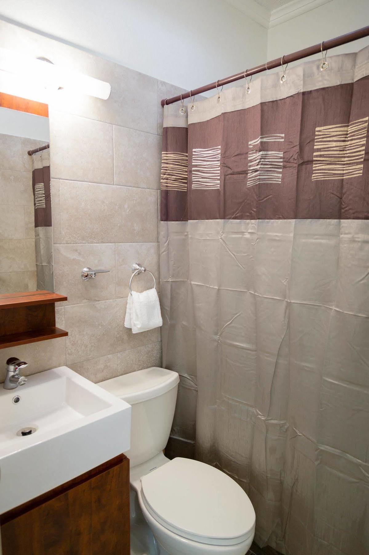 Centrally Located Guest Apartments Kingston Kültér fotó