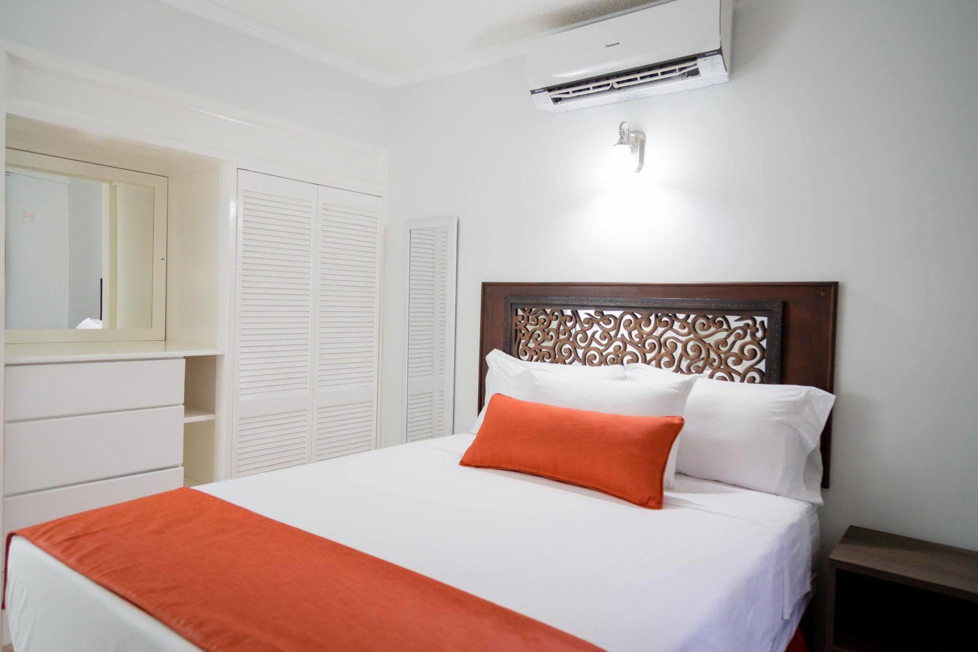 Centrally Located Guest Apartments Kingston Kültér fotó
