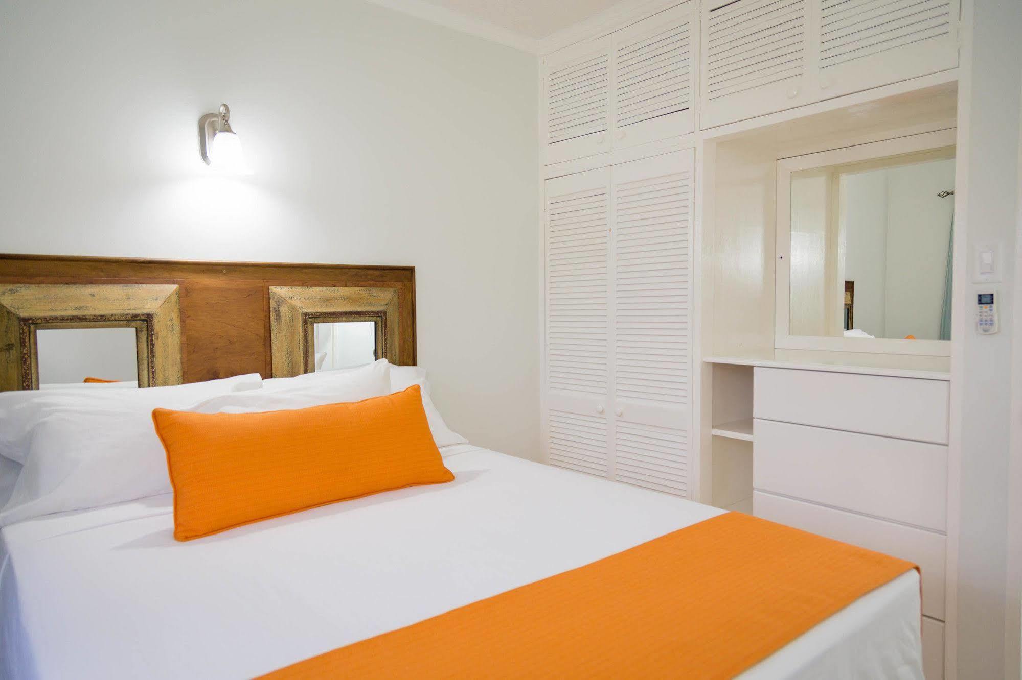 Centrally Located Guest Apartments Kingston Kültér fotó