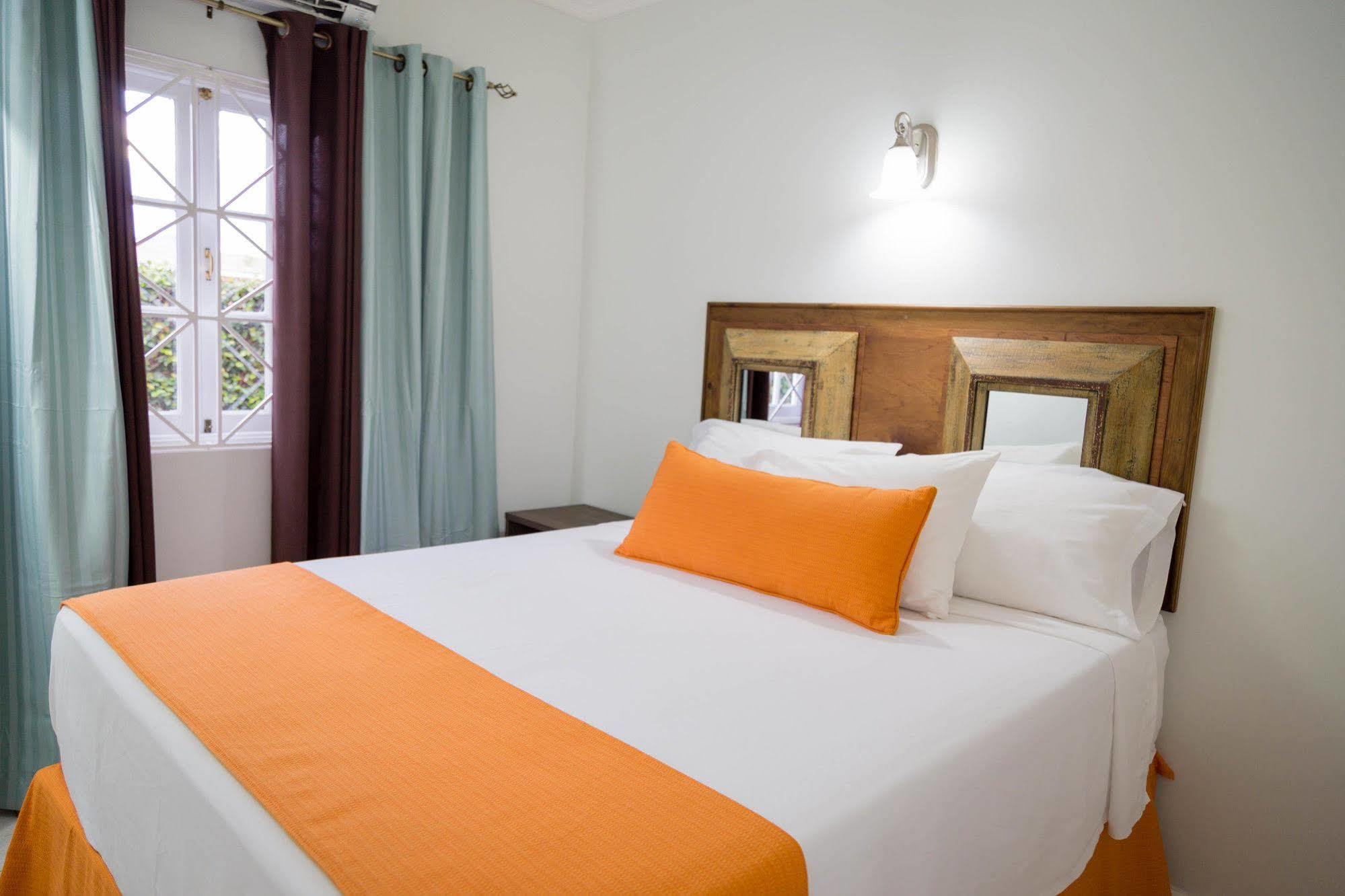 Centrally Located Guest Apartments Kingston Kültér fotó