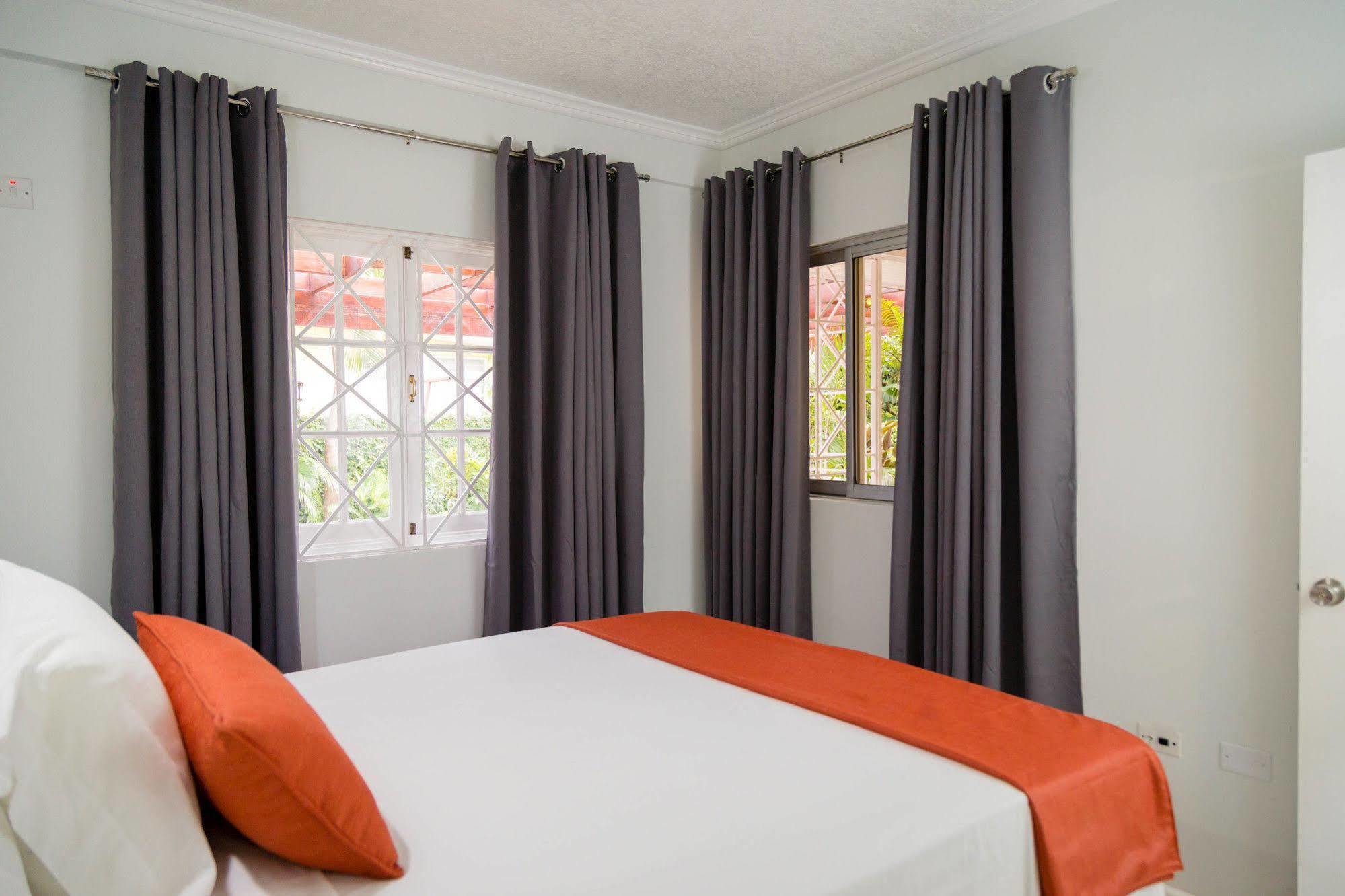 Centrally Located Guest Apartments Kingston Kültér fotó