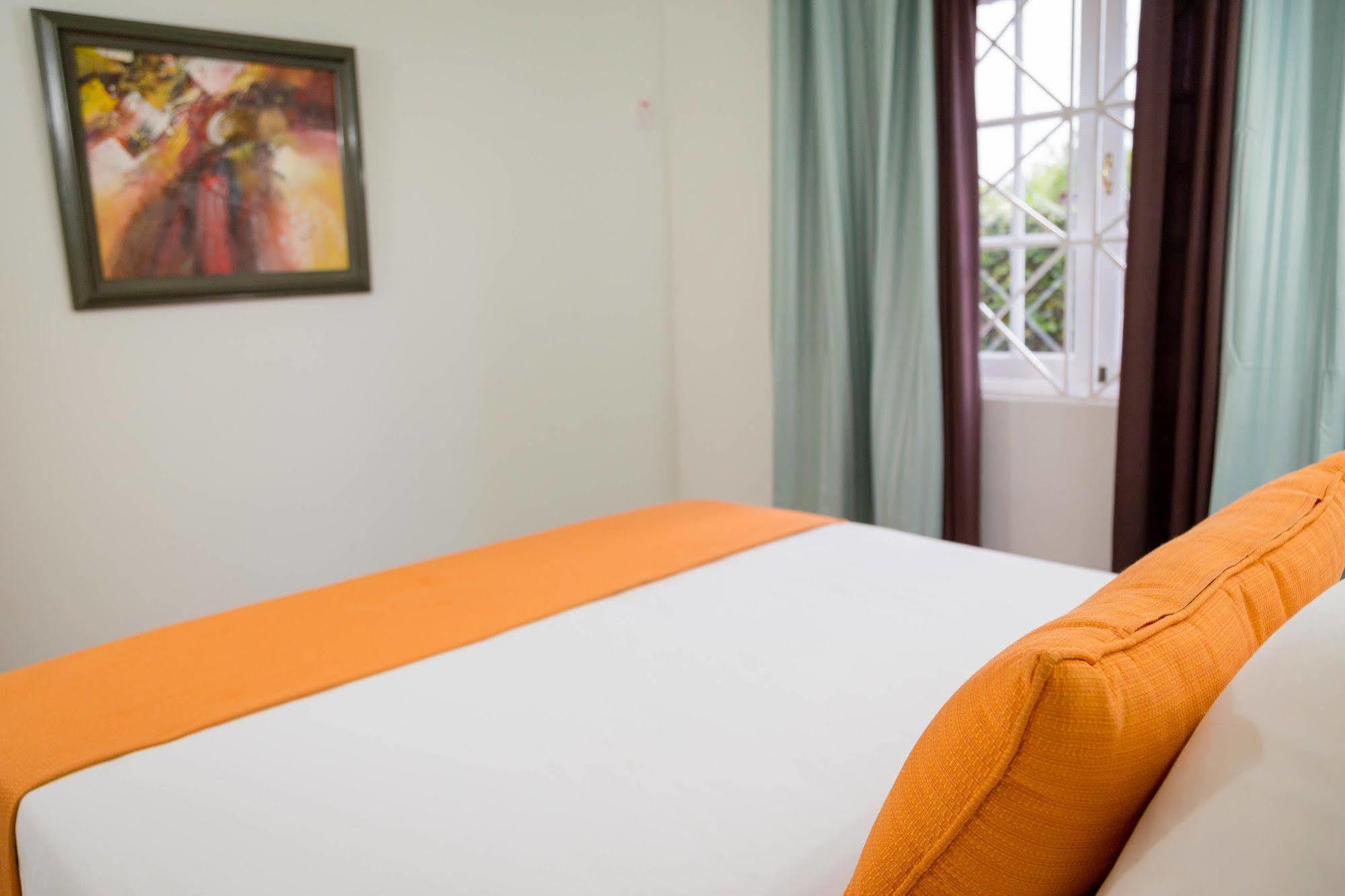 Centrally Located Guest Apartments Kingston Kültér fotó